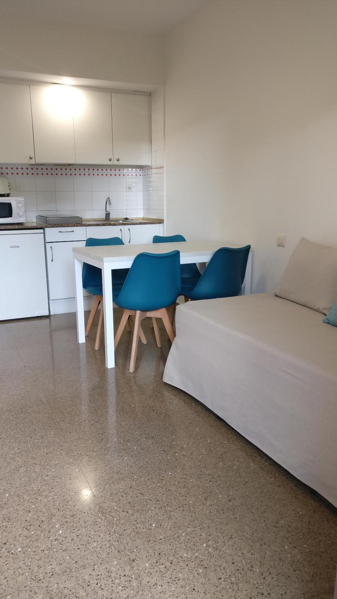 One-Bedroom Apartment,1260864253:JPEG